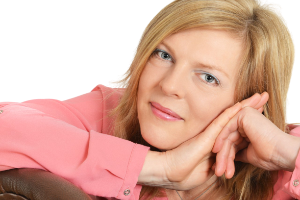 sandra_grabs_02-transparent